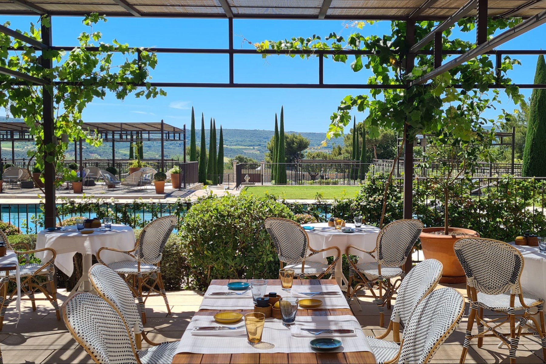 Terrace dining at the Coquillade